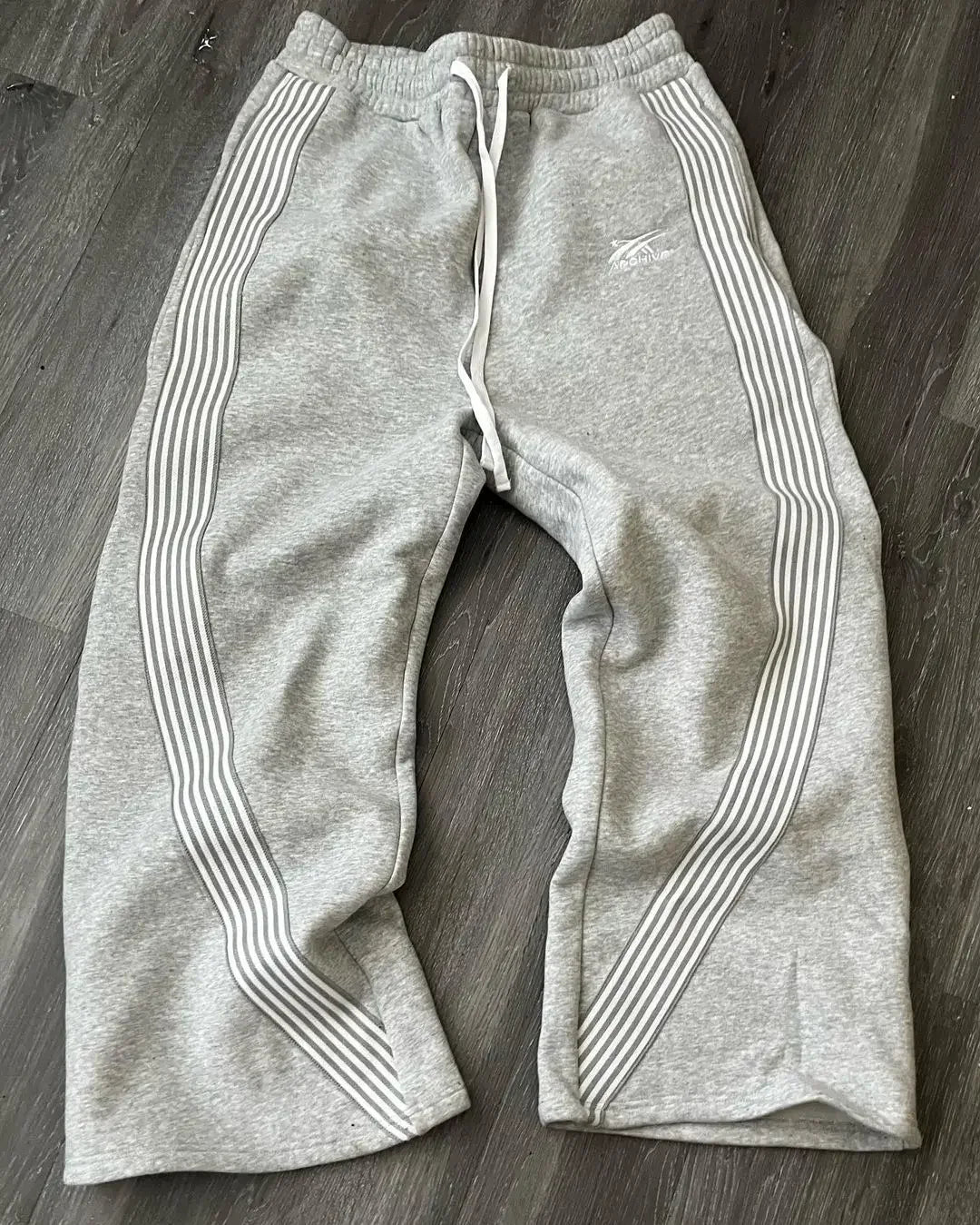 Casual Grey Embroidered Trousers Y2k Running Lace Chandelier Trousers Functional Tactics Camouflage for Men and Women