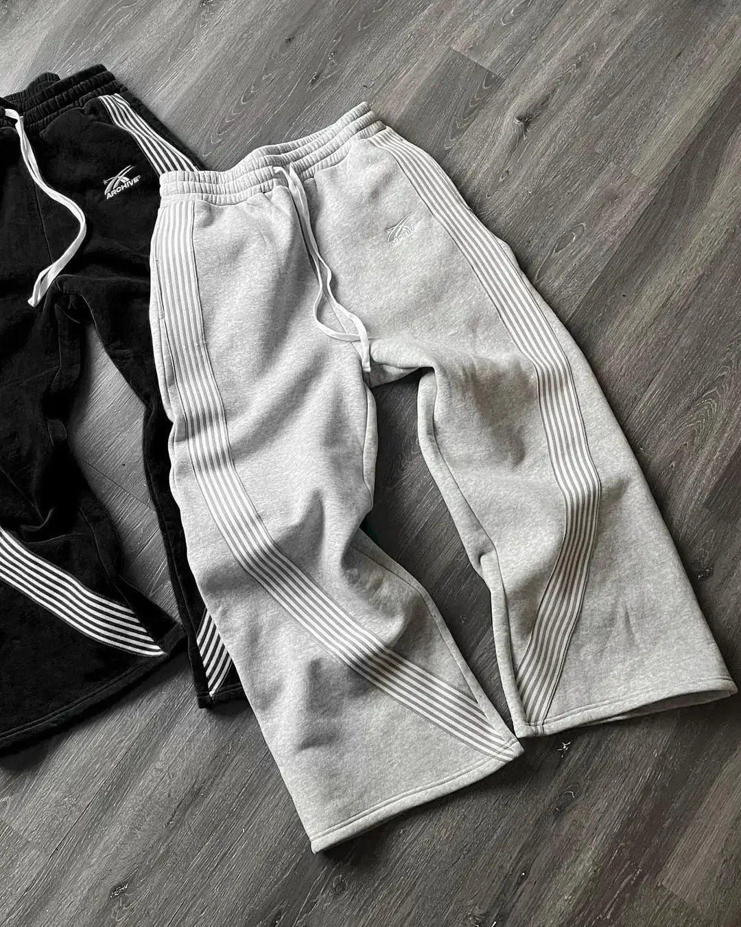 Casual Grey Embroidered Trousers Y2k Running Lace Chandelier Trousers Functional Tactics Camouflage for Men and Women