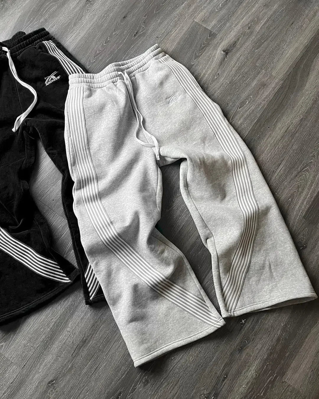 Casual Grey Embroidered Trousers Y2k Running Lace Chandelier Trousers Functional Tactics Camouflage for Men and Women